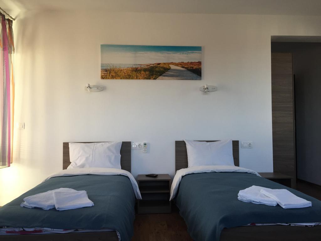 Guest House Hasiendata Pavel Banya Exterior photo